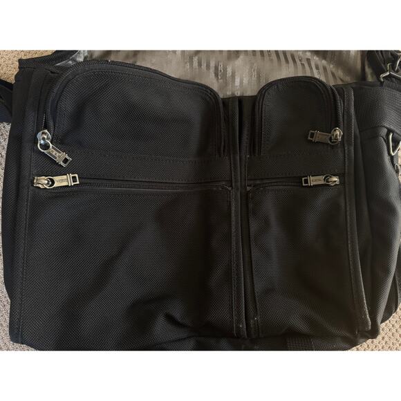 Tumi 3 Expandable Organizer Laptop Briefcase LN - Used Twice - Picture 2 of 5